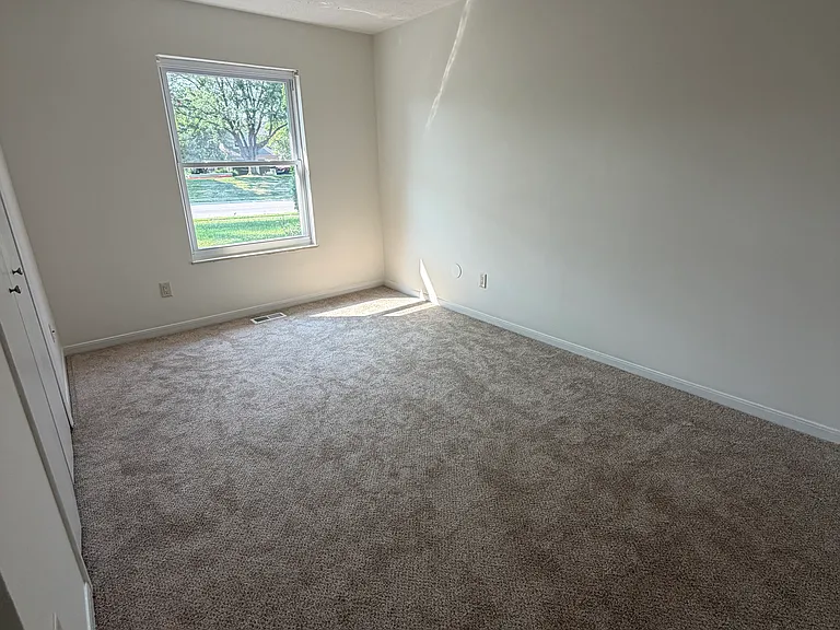 9862 Mandel Dr #9862 — Photo 2