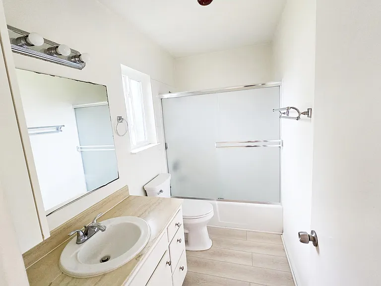 3080 Lincoln St — Photo 8