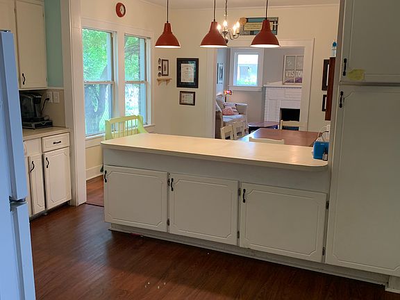 5th image of 1719 Pecan St