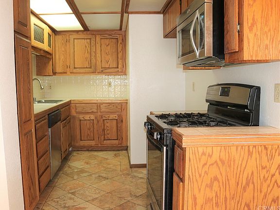 5th image of 2120 Hawthorne Ct