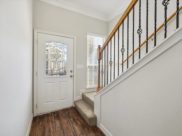 2624 Detering St — Photo 18