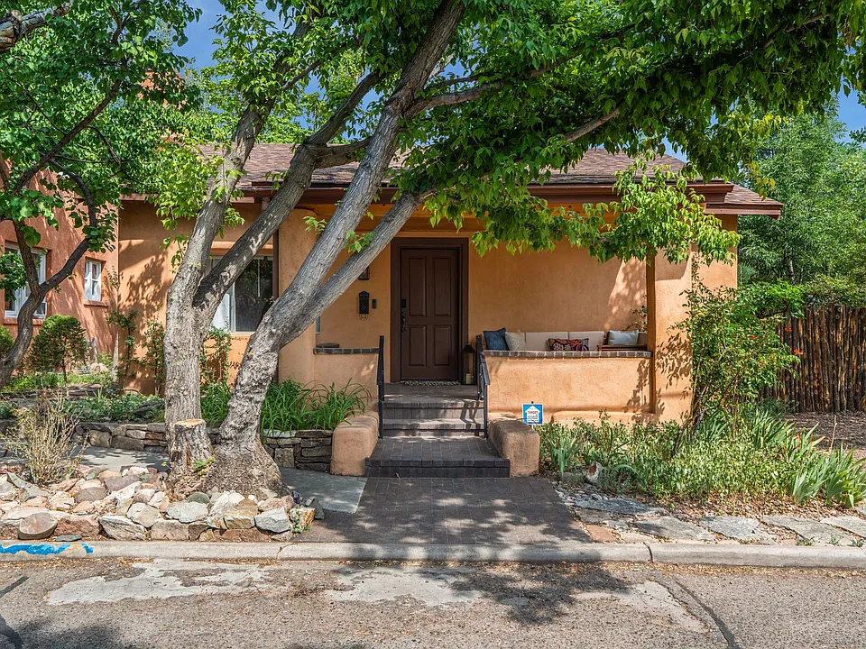521 Webber St