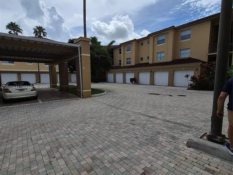 771 N Pine Island Rd #106 — Photo 32