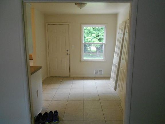 5th image of 8811 Kentucky Ave