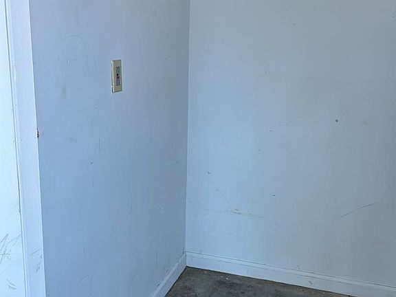 4th image of 712 Pinewood Dr #712