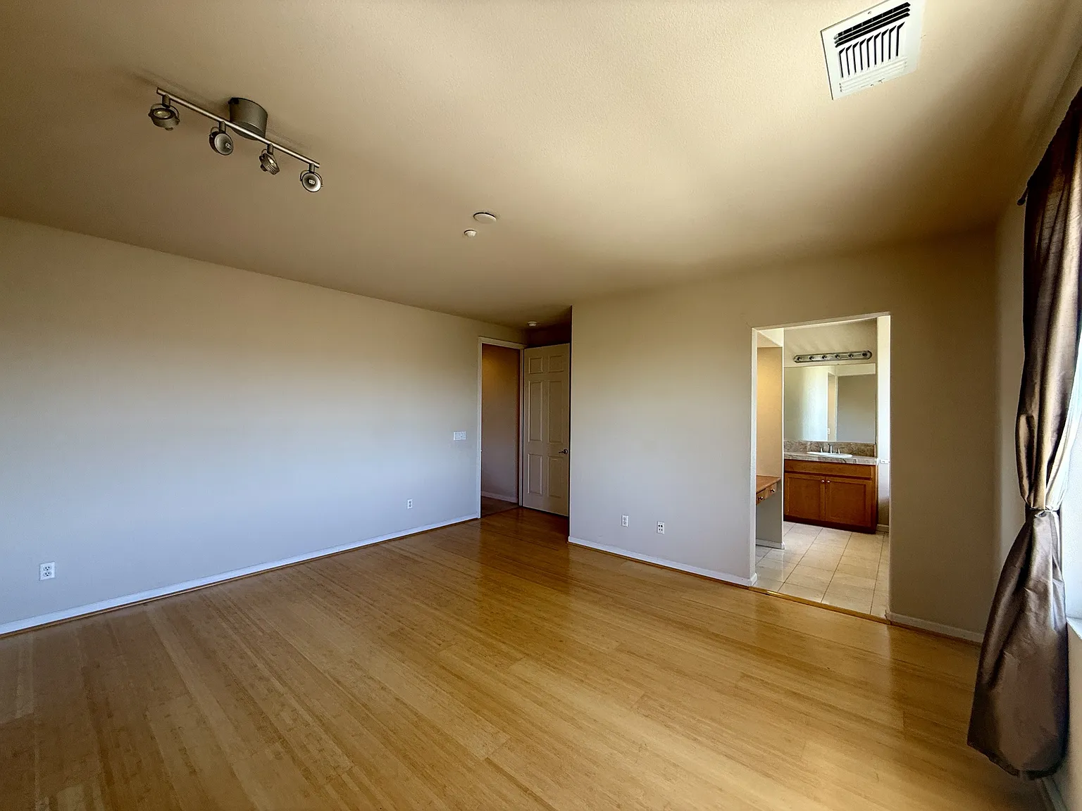 4373 Red Maple Way - Main — Photo 2
