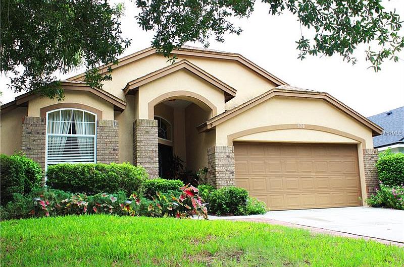 1st image of 920 N Lake Claire Cir