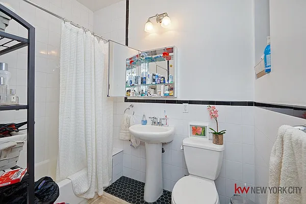 Rented by Keller Williams NYC | media 18