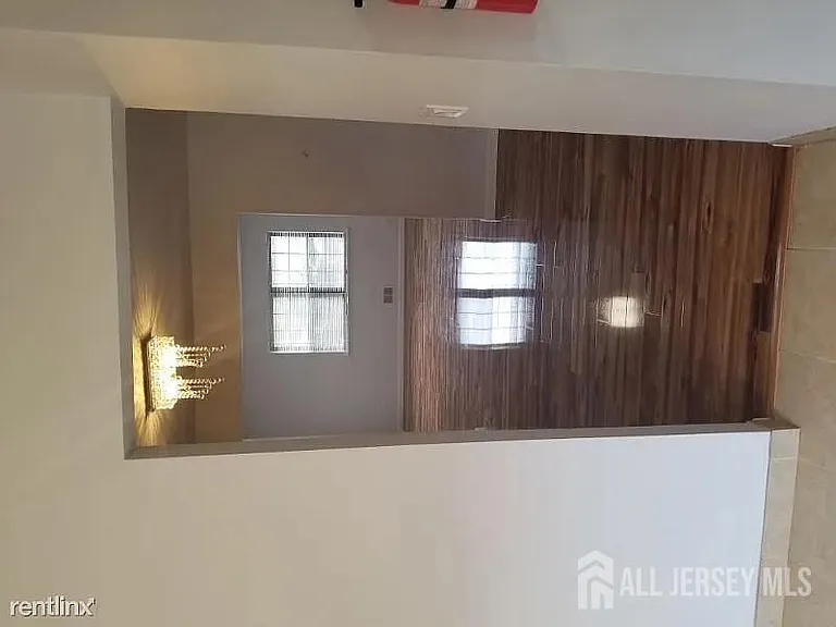 804 Maple Hill Dr — Photo 5