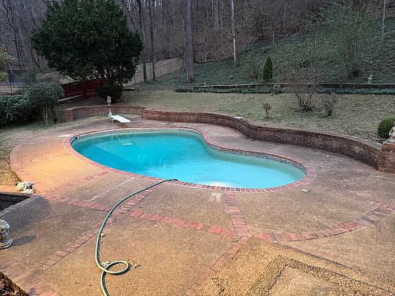 5th image of 2240 Chickering Ln