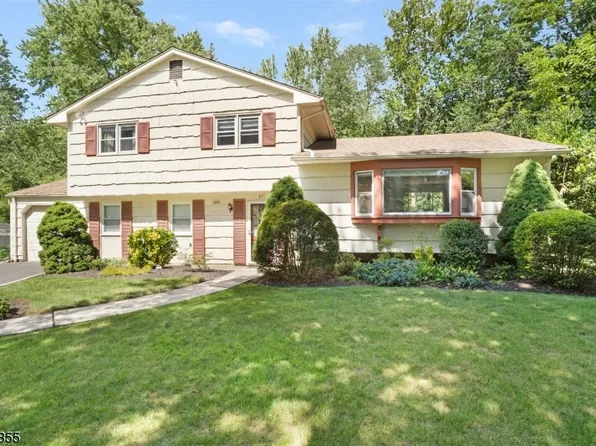 97 Runnymede Pkwy, New Providence Boro, NJ 07974