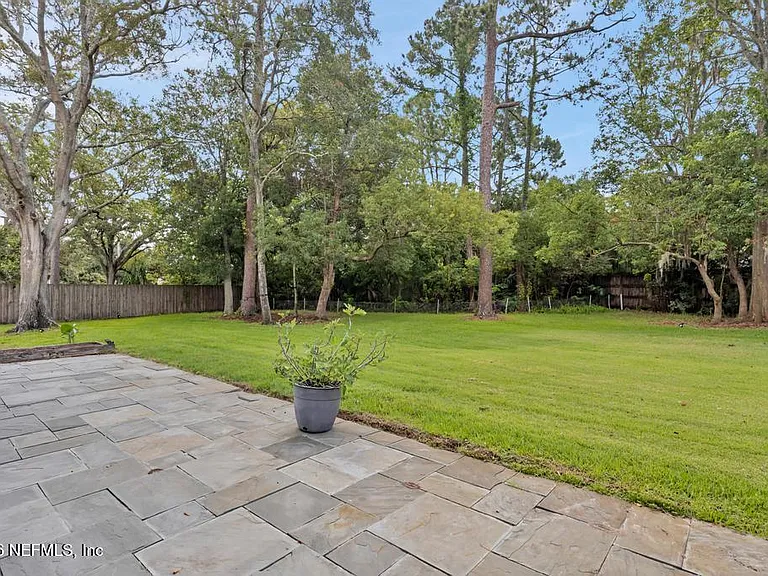 14352 Crystal Cove Dr S — Photo 33