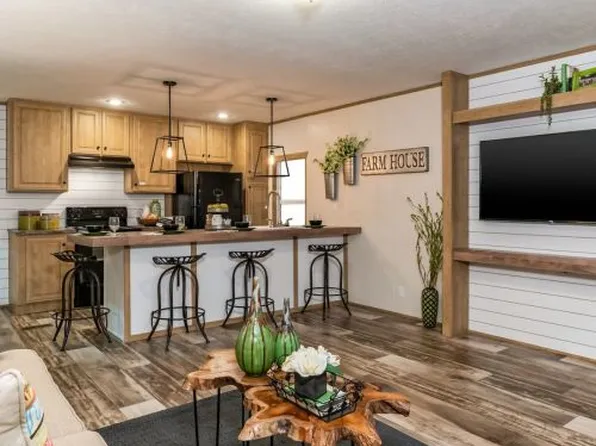 2319 Greensburg Rd Trailer 36, Campbellsville, KY 42718