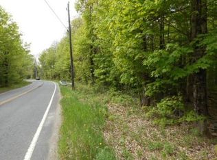 1 Skyline Trl, Hinsdale, MA 01235