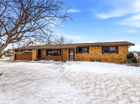15188 Humke Rd, Dubuque, IA 52002