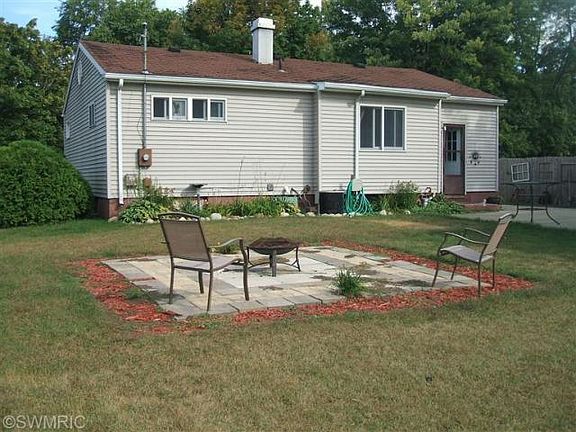 5th image of 69246 Elaine Dr