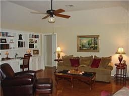4th image of 28215 Camille Dr