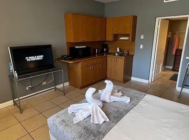 26 Diplomat Pkwy — Photo 9