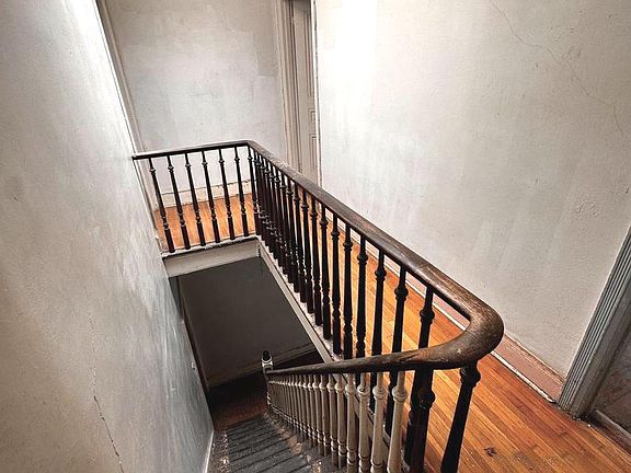 5th image of 836 N Beechwood St