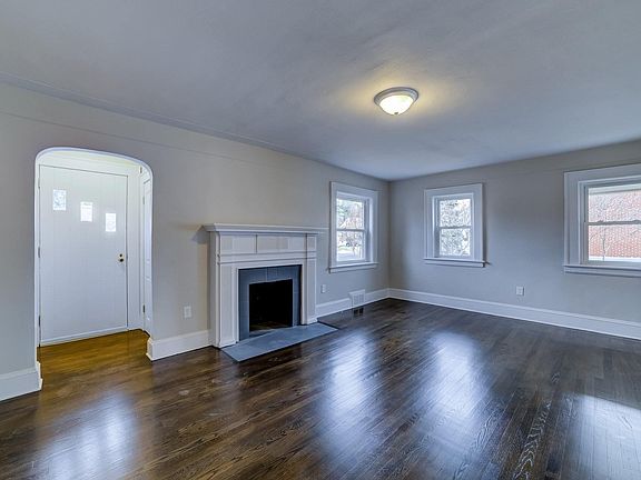 5th image of 2411 Floraland Dr NW