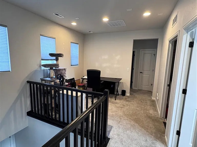135 Silver Rock Trl — Photo 8
