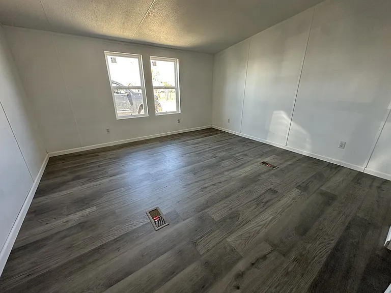 43 Sandia St — Photo 3