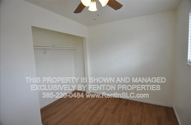2 bed, 1.0 bath, 900 sqft, $1,049 — Photo 1