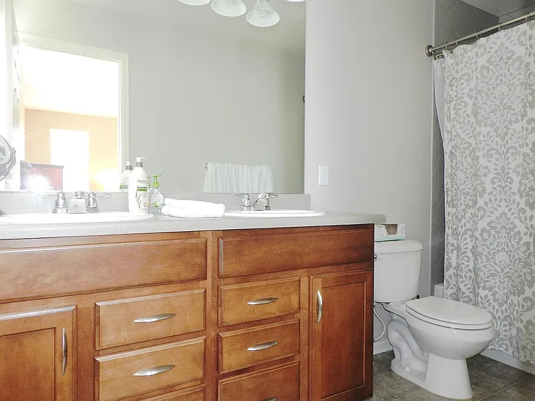 3595 Akron St — Photo 9