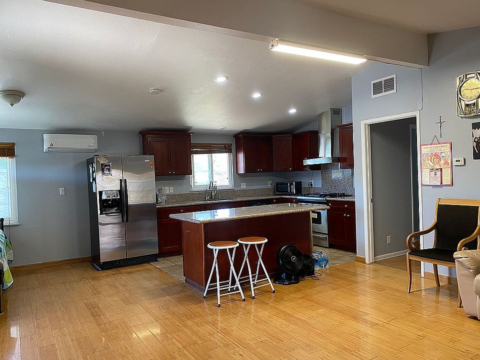 1st image of 1017 S Corta Dr
