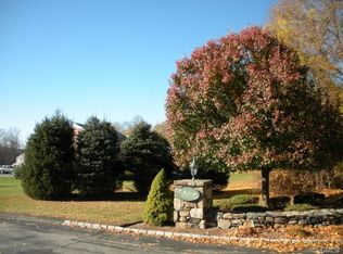 27 Whisconier Vlg, Brookfield, CT 06804