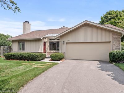 1857 Hunters Ln, Lake Orion, MI, 48360