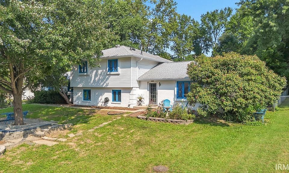 1st image of 4425 E Cambridge Ct