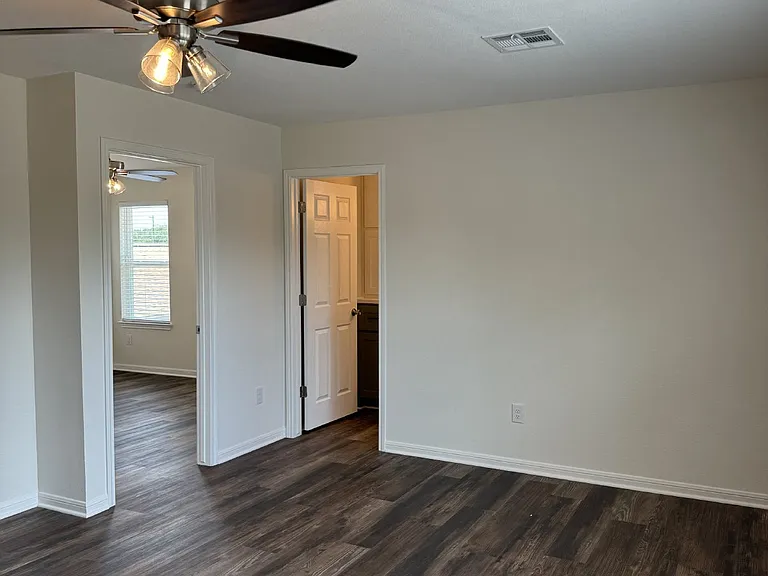 2505 S 7th St — Photo 10