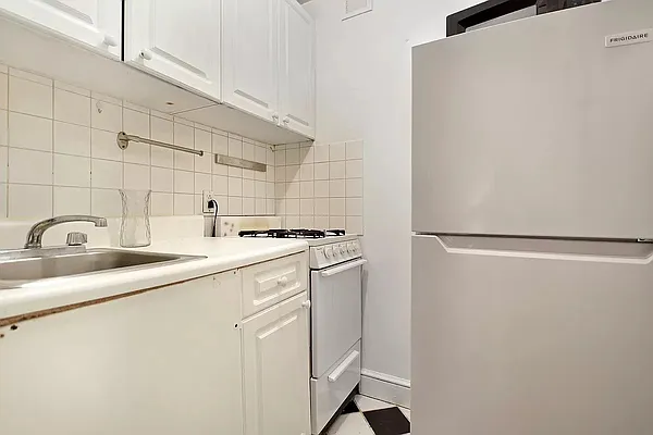 Rented by Compass | media 13