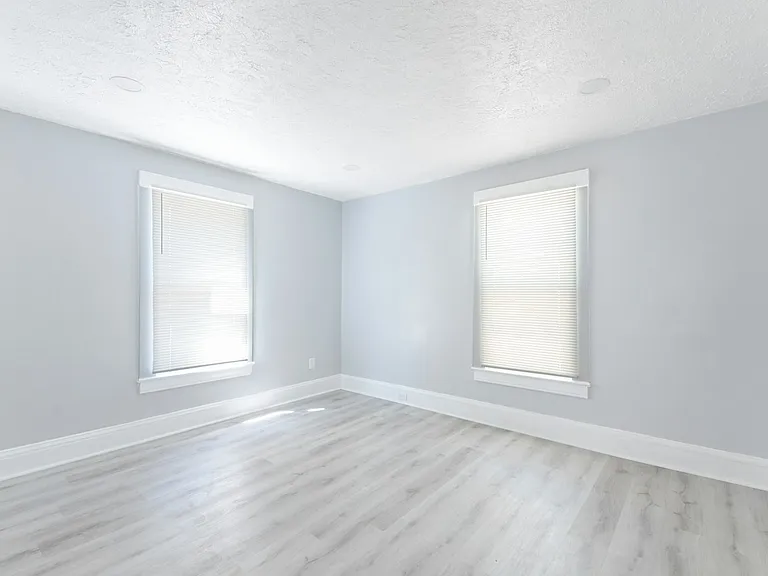 3317 Virginia Ave — Photo 16