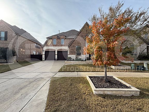 2nd image of 5811 Lightfoot Ln