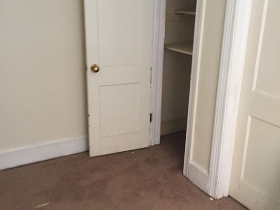 3rd image of 318 N Royal Ave #2