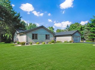 6364 Foxdale St, Roscoe, IL 61073