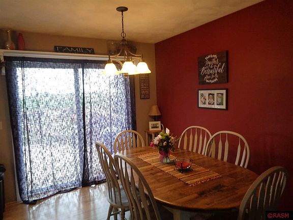 2nd image of 203 Holly Ln