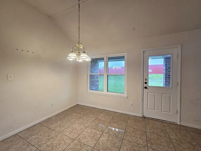 5705 Mandalay — Photo 6