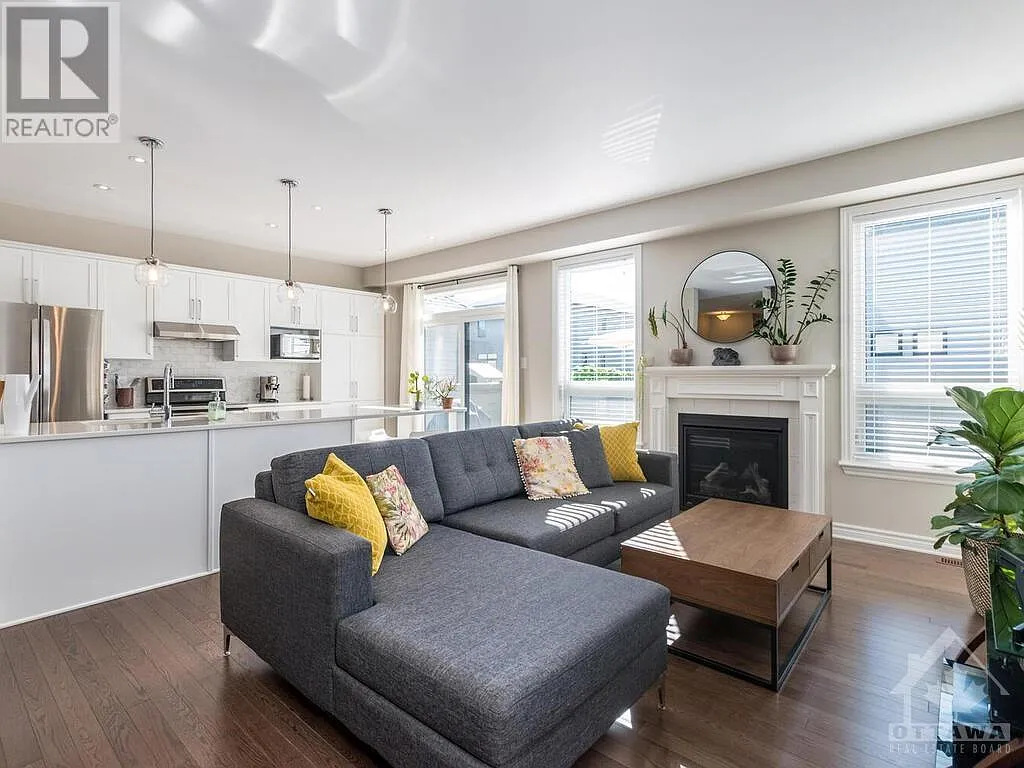 122 Cambie Rd — Photo 3