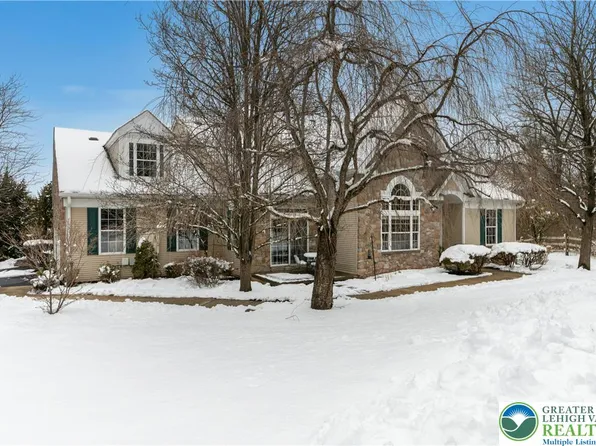 1895 Caryn Dr, Hellertown, PA 18055