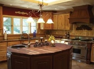2 Lyman Ln, Alamo, CA 94507