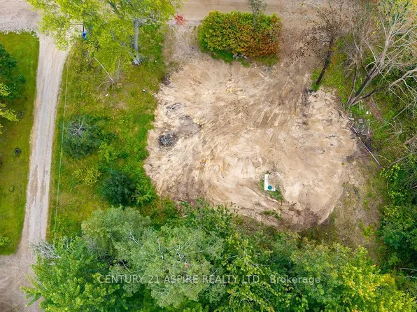 201 Sand Point Rd, Whitewater Region, ON K8A 6W2