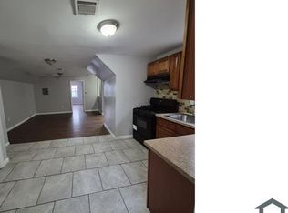 209 4th St #3, Newark, NJ