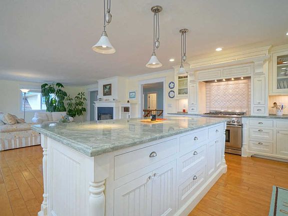 2nd image of 319 Valdez Ave