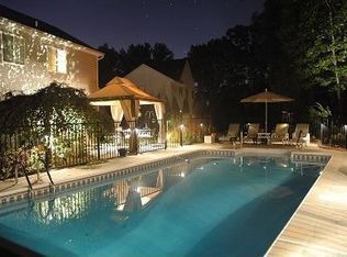 6 Summer Walk Cir, Oak Ridge, NJ 07438