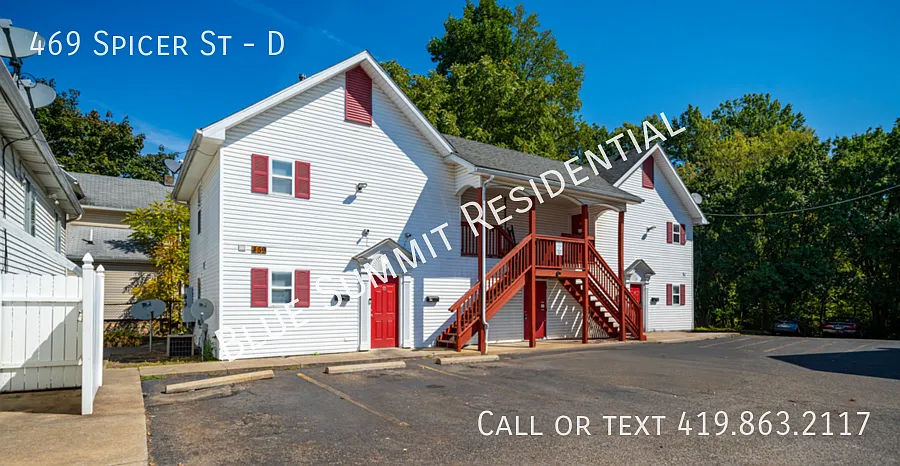 2-Bedroom Apartment for Rent Convenient Akron Location | $100 Off Rent for 3 month — Photo 2