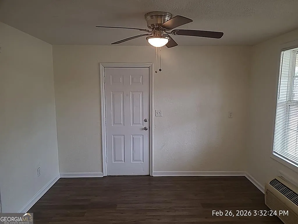 Building Photo - 1124 N Jefferson St #7