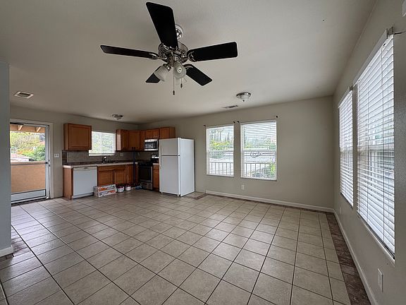 2nd image of 4821 Topanga Canyon Blvd